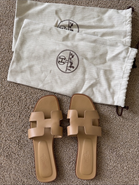 Hermes Shoes - Women’s Hermès Oran Slide Sandals in Tan Size 38